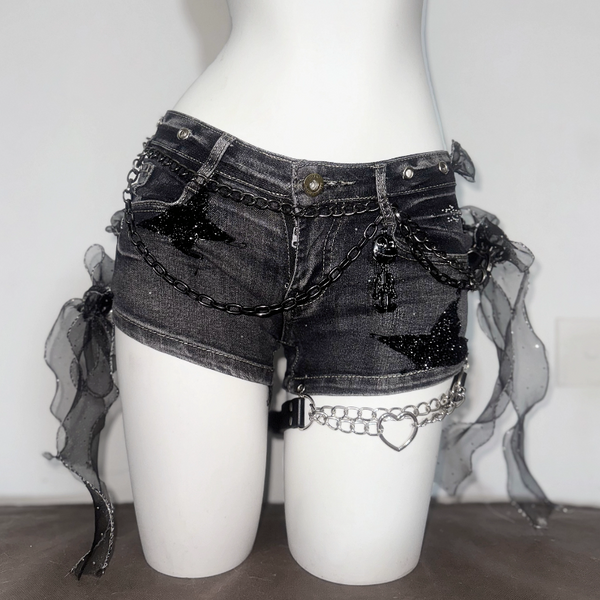 Button zip-up metal chain denim shorts