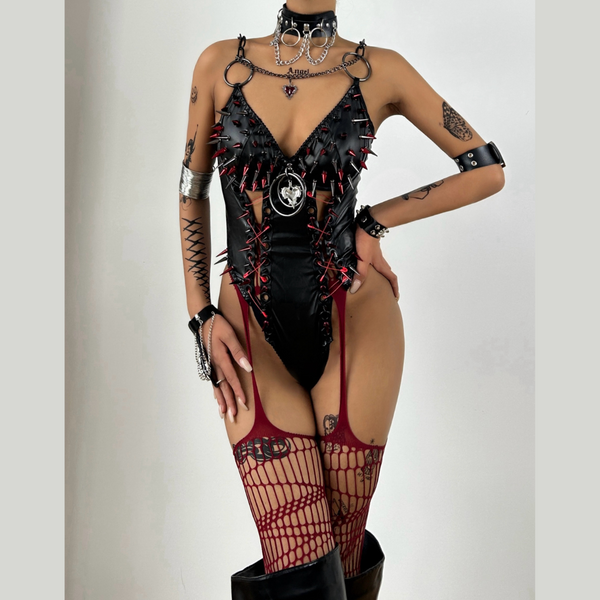 O ring metal chain v neck rivet applique bodysuit