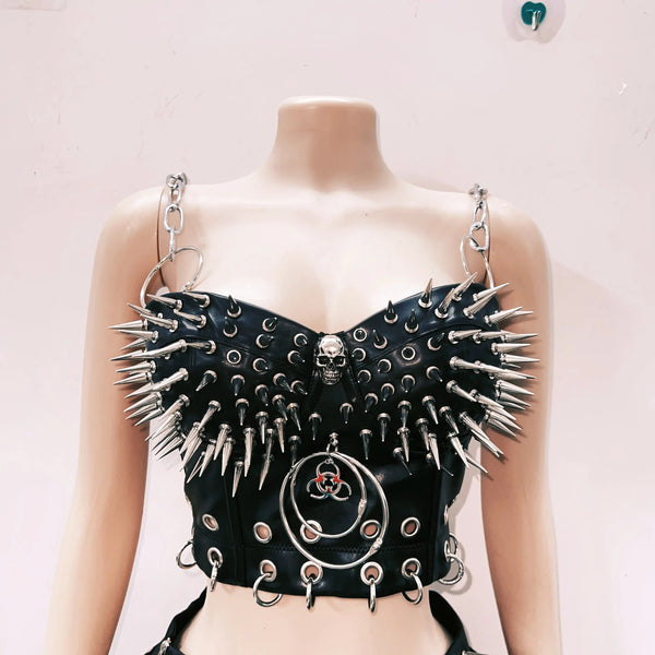 Hollow out o ring v neck rivet applique top