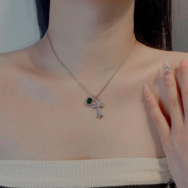 Cross pendant rhinestone chain necklace